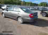 2003 Toyota Camry LE z VIN 4T1BE32K83U787363, wystawiony jako IAAI lot #43317793 z przebiegiem 236 846 mil mil oraz . Historia ofert i sprzedaży dostępna na DreamBid. Obrazek 3.