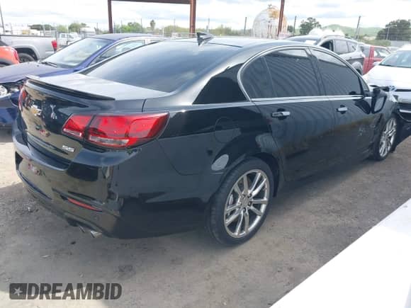 2015 Chevrolet SS z VIN 6G3F15RW4FL105226, wystawiony jako IAAI lot #41970255 z przebiegiem 51 007 mil mil oraz . Historia ofert i sprzedaży dostępna na DreamBid. Obrazek 4.