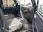 2007 Jeep Wrangler Unlimited Sahara z VIN 1J4GA59107L120503, wystawiony jako IAAI lot #42019384 z przebiegiem 230 965 mil mil oraz . Historia ofert i sprzedaży dostępna na DreamBid. Obrazek 5.