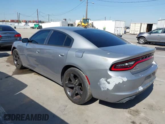 2015 Dodge Charger SE z VIN 2C3CDXBG4FH741166, wystawiony jako IAAI lot #43476866 z przebiegiem 169 680 mil mil oraz . Historia ofert i sprzedaży dostępna na DreamBid. Obrazek 3.