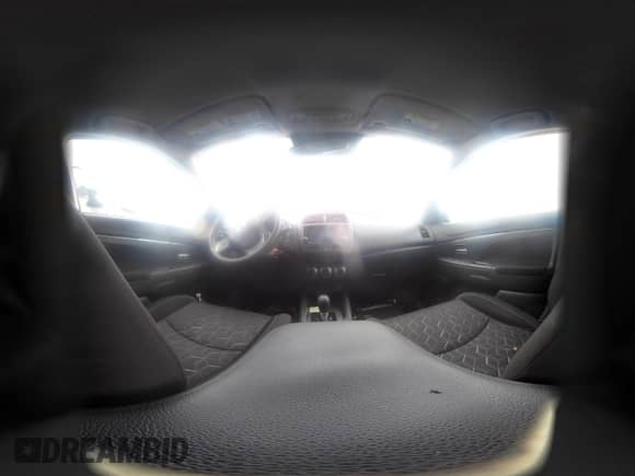 2021 Mitsubishi Outlander ES z VIN JA4APUAU6MU033599, wystawiony jako IAAI lot #42367650 z przebiegiem 20 565 mil mil oraz . Historia ofert i sprzedaży dostępna na DreamBid. Obrazek 21.