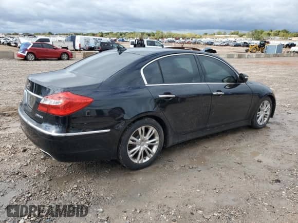 2013 Hyundai Genesis 3.8L z VIN KMHGC4DD7DU253904, wystawiony jako Copart lot #90509005 z przebiegiem 140 302 mil mil oraz Czysty tytuł • Clean title. Historia ofert i sprzedaży dostępna na DreamBid. Obrazek 3.