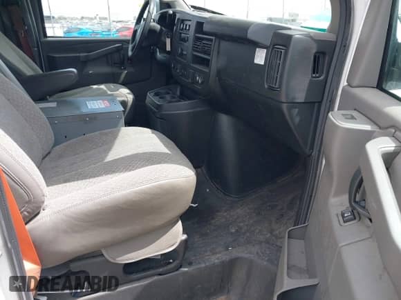 2019 Chevrolet Express Cargo с VIN 1GCWGBFP0K1354958, выставлен на аукционе IAAI как лот 42175860 с пробегом 273 313 миль миль и . История ставок и продаж доступна на DreamBid. Изображение 5.