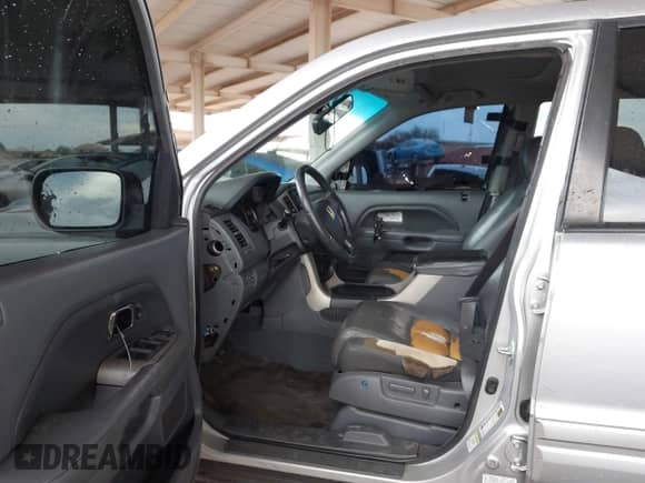 2006 Honda Pilot EX-L с VIN 5FNYF28596B008685, выставлен на аукционе IAAI как лот 43433622 с пробегом 222 551 миль миль и . История ставок и продаж доступна на DreamBid. Изображение 5.