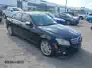 2009 Mercedes-Benz C 300 Sport z VIN WDDGF54X69R070506, wystawiony jako IAAI lot #43528026 z przebiegiem 180 367 mil mil oraz . Historia ofert i sprzedaży dostępna na DreamBid. Obrazek 1.