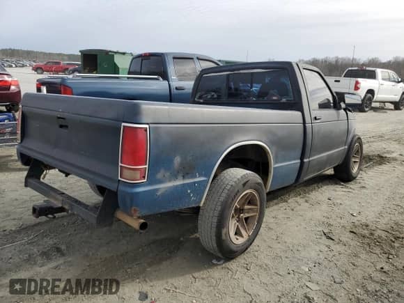 1992 Chevrolet S-10 с VIN 1GCCS14RXN8165889, выставлен на аукционе Copart как лот 47032945 с пробегом 203 134 миль миль и Списание • Salvage title. История ставок и продаж доступна на DreamBid. Изображение 3.