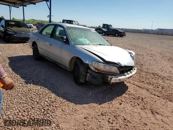 2001 Honda Accord VP с VIN 1HGCF86661A060559, выставлен на аукционе Copart как лот 56335305 с пробегом 241 738 миль миль и Списание • Salvage title. История ставок и продаж доступна на DreamBid. Изображение 14.