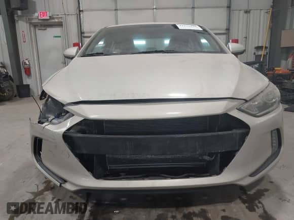 2017 Hyundai Elantra SE z VIN KMHD84LF3HU396099, wystawiony jako IAAI lot #41271998 z przebiegiem 81 633 mil mil oraz . Historia ofert i sprzedaży dostępna na DreamBid. Obrazek 13.