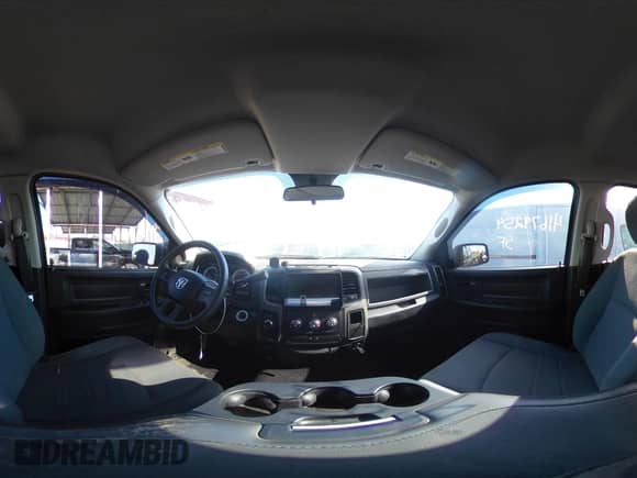 2013 Ram 1500 Tradesman z VIN 1C6RR7FT4DS645906, wystawiony jako IAAI lot #41679254 z przebiegiem 123 409 mil mil oraz . Historia ofert i sprzedaży dostępna na DreamBid. Obrazek 18.