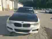 2015 BMW 3 Series 328i xDrive с VIN WBA3B5C55FF961689, выставлен на аукционе Copart как лот 83838305 с пробегом 146 240 миль миль и Списание • Salvage title. История ставок и продаж доступна на DreamBid. Изображение 13.