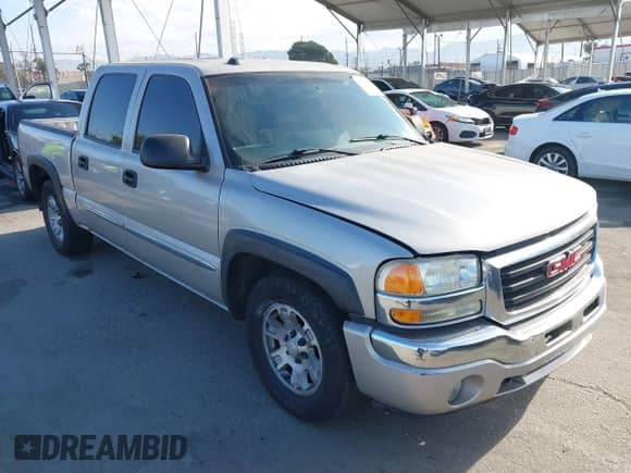 2005 GMC Sierra 1500 SLE z VIN 2GTEC13T451170723, wystawiony jako IAAI lot #43116884 z przebiegiem 222 286 mil mil oraz . Historia ofert i sprzedaży dostępna na DreamBid. Obrazek 1.