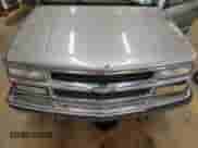 2000 Chevrolet Silverado 3500 z VIN 1GCHK33R4YF491903, wystawiony jako Copart lot #42501245 z przebiegiem 388 000 mil mil oraz Szkoda całkowita • Salvage title. Historia ofert i sprzedaży dostępna na DreamBid. Obrazek 13.