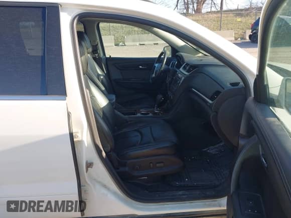 2013 Chevrolet Traverse LT with VIN 1GNKVJKD6DJ195920, listed as a IAAI auction lot 41972902 with 173,570 mi miles and . Bid and sale history available at DreamBid. Image 5.