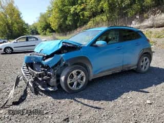 2022 Hyundai Kona SEL с VIN KM8K6CAB4NU923277, выставлен на аукционе Copart как лот 71367365 с пробегом 47 145 миль миль и Списание • Salvage title. История ставок и продаж доступна на DreamBid. Изображение 1.