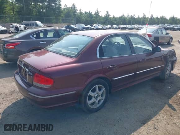 2005 Hyundai Sonata GLS with VIN KMHWF35H45A199785, listed as a IAAI auction lot 42924902 with 53,162 mi miles and . Bid and sale history available at DreamBid. Image 4.
