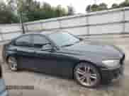 2013 BMW 3 Series 328i z VIN WBA3C1G5XDNR46107, wystawiony jako Copart lot #90363875 z przebiegiem 198 591 mil mil oraz Czysty tytuł • Clean title. Historia ofert i sprzedaży dostępna na DreamBid. Obrazek 4.