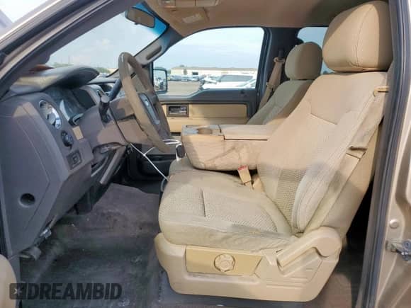 2012 Ford F-150 XL z VIN 1FTEW1CM0CKE04708, wystawiony jako Copart lot #70294935 z przebiegiem 399 692 mil mil oraz Szkoda całkowita • Salvage title. Historia ofert i sprzedaży dostępna na DreamBid. Obrazek 7.