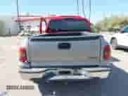2005 GMC Sierra 1500 Work Truck z VIN 1GTEC14XX5Z187194, wystawiony jako IAAI lot #42644156 z przebiegiem 213 308 mil mil oraz . Historia ofert i sprzedaży dostępna na DreamBid. Obrazek 15.