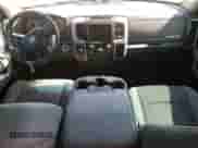 2016 Ram 1500 Lone Star z VIN 1C6RR7LM4GS337569, wystawiony jako Copart lot #68972855 z przebiegiem 144 079 mil mil oraz Czysty tytuł • Clean title. Historia ofert i sprzedaży dostępna na DreamBid. Obrazek 8.