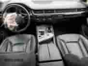 2017 Audi Q7 Premium Plus z VIN WA1LAAF75HD019663, wystawiony jako Copart lot #67184335 z przebiegiem 81 831 mil mil oraz Szkoda całkowita • Salvage title. Historia ofert i sprzedaży dostępna na DreamBid. Obrazek 8.