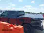 2022 Chevrolet Silverado 1500 RST z VIN 1GCUDEET6NZ610302, wystawiony jako IAAI lot #42176569 z przebiegiem 113 137 mil mil oraz . Historia ofert i sprzedaży dostępna na DreamBid. Obrazek 14.