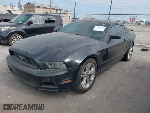 2014 Ford Mustang V6 with VIN 1ZVBP8AM7E5284545, listed as a IAAI auction lot 43515064 with 135,437 mi miles and . Bid and sale history available at DreamBid. Image 18.