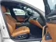 2023 BMW 5 Series 540i z VIN WBA53BJ0XPWY06598, wystawiony jako IAAI lot #42687908 z przebiegiem 36 997 mil mil oraz . Historia ofert i sprzedaży dostępna na DreamBid. Obrazek 5.