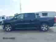 2020 Ram 1500 Laramie z VIN 1C6SRFJT5LN297520, wystawiony jako IAAI lot #43244012 z przebiegiem 133 941 mil mil oraz . Historia ofert i sprzedaży dostępna na DreamBid. Obrazek 14.