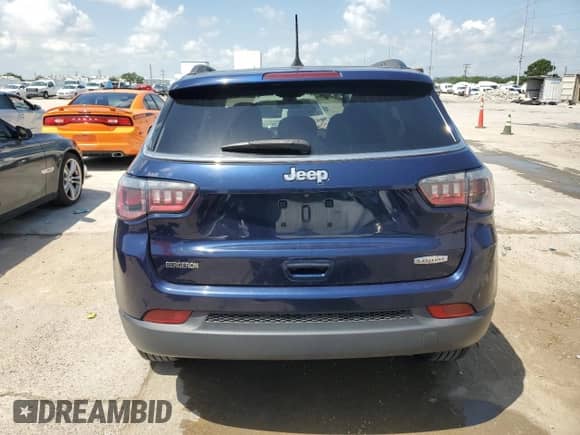 2021 Jeep Compass Latitude z VIN 3C4NJCBB8MT509295, wystawiony jako Copart lot #61802105 z przebiegiem Nie podano mil oraz Szkoda całkowita • Salvage title. Historia ofert i sprzedaży dostępna na DreamBid. Obrazek 6.
