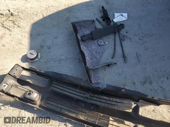 2000 Chevrolet Tahoe Limited with VIN 1GNEC13R5YR162203, listed as a Copart auction lot 83199854 with 347,572 mi miles and Salvage title. Bid and sale history available at DreamBid. Image 12.