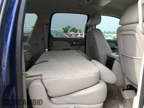 2012 Chevrolet Suburban LT с VIN 1GNSKJE77CR269991, выставлен на аукционе Copart как лот 65718825 с пробегом 288 685 миль миль и Списание • Salvage title. История ставок и продаж доступна на DreamBid. Изображение 11.