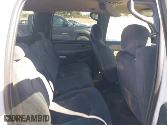 2002 Chevrolet Suburban LT with VIN 3GNEC16T22G334721, listed as a IAAI auction lot 43483086 with Not provided miles and . Bid and sale history available at DreamBid. Image 8.