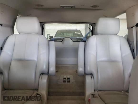 2011 Chevrolet Tahoe LT z VIN 1GNSKBE06BR251683, wystawiony jako Copart lot #81993575 z przebiegiem 189 573 mil mil oraz Szkoda całkowita • Salvage title. Historia ofert i sprzedaży dostępna na DreamBid. Obrazek 10.
