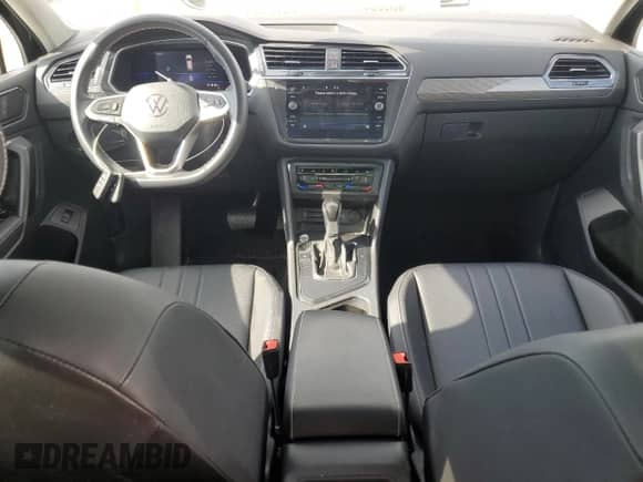 2022 Volkswagen Tiguan SE z VIN 3VV3B7AX4NM092408, wystawiony jako Copart lot #80062245 z przebiegiem 36 502 mil mil oraz Szkoda całkowita • Salvage title. Historia ofert i sprzedaży dostępna na DreamBid. Obrazek 8.