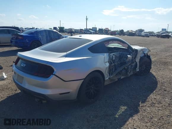 2015 Ford Mustang GT with VIN 1FA6P8CF7F5322267, listed as a IAAI auction lot 43378811 with 158,714 mi miles and . Bid and sale history available at DreamBid. Image 4.