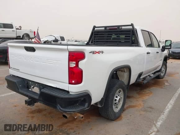 2021 Chevrolet Silverado 2500HD Work Truck z VIN 1GC1YLE70MF136474, wystawiony jako IAAI lot #42192171 z przebiegiem 123 759 mil mil oraz . Historia ofert i sprzedaży dostępna na DreamBid. Obrazek 4.