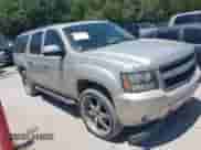 2009 Chevrolet Suburban 1LT z VIN 1GNFC26J89R169907, wystawiony jako IAAI lot #42817134 z przebiegiem 194 554 mil mil oraz . Historia ofert i sprzedaży dostępna na DreamBid. Obrazek 1.