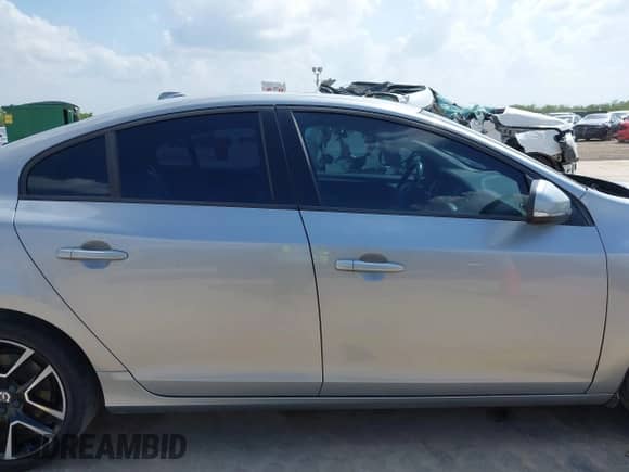 2018 Volvo S60 Dynamic с VIN YV126MFL2J2450619, выставлен на аукционе IAAI как лот 42494620 с пробегом 62 167 миль миль и . История ставок и продаж доступна на DreamBid. Изображение 13.