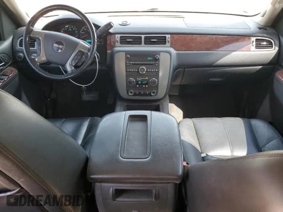 2011 GMC Sierra 1500 SLT z VIN 3GTP2WE37BG207739, wystawiony jako Copart lot #68023545 z przebiegiem 103 385 mil mil oraz Czysty tytuł • Clean title. Historia ofert i sprzedaży dostępna na DreamBid. Obrazek 8.