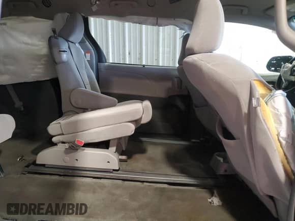 2015 Toyota Sienna LE with VIN 5TDKK3DC9FS583344, listed as a Copart auction lot 85533715 with Not provided miles and Salvage title. Bid and sale history available at DreamBid. Image 11.