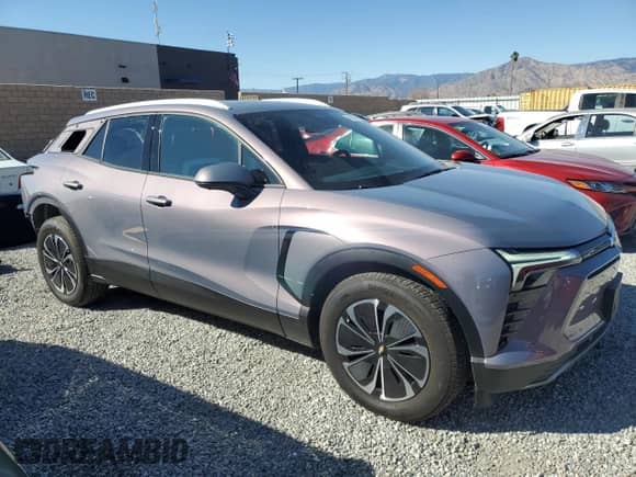 2024 Chevrolet Blazer EV eAWD LT z VIN 3GNKDBRJ7RS215666, wystawiony jako Copart lot #46935665 z przebiegiem 989 mil mil oraz Szkoda całkowita • Salvage title. Historia ofert i sprzedaży dostępna na DreamBid. Obrazek 4.