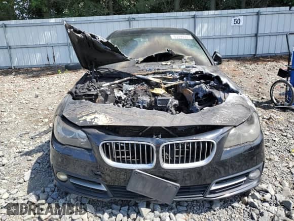 2016 BMW 5 Series 528i xDrive z VIN WBA5A7C5XGG150568, wystawiony jako Copart lot #65096005 z przebiegiem Nie podano mil oraz Szkoda całkowita • Salvage title. Historia ofert i sprzedaży dostępna na DreamBid. Obrazek 5.