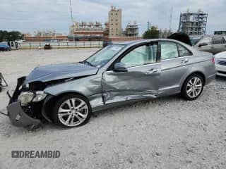 2014 Mercedes-Benz C 250 Sport с VIN WDDGF4HB2EG254243, выставлен на аукционе Copart как лот 70131665 с пробегом Не указан миль и Списание • Salvage title. История ставок и продаж доступна на DreamBid. Изображение 1.