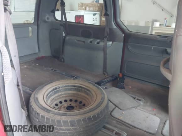 1999 Dodge Caravan SE with VIN 1B4GP44G6XB571061, listed as a IAAI auction lot 42878968 with Not provided miles and . Bid and sale history available at DreamBid. Image 8.