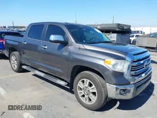 2017 Toyota Tundra Platinum с VIN 5TFAW5F15HX612228, выставлен на аукционе IAAI как лот 41677281 с пробегом 157 425 миль миль и . История ставок и продаж доступна на DreamBid. Изображение 1.