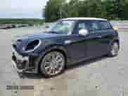2015 MINI Hardtop S с VIN WMWXP7C56FT740621, выставлен на аукционе Copart как лот 57937415 с пробегом 75 784 миль миль и Списание • Salvage title. История ставок и продаж доступна на DreamBid. Изображение 1.