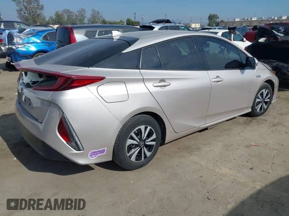 2018 Toyota Prius Plus z VIN JTDKARFP7J3099284, wystawiony jako IAAI lot #42920662 z przebiegiem 51 694 mil mil oraz . Historia ofert i sprzedaży dostępna na DreamBid. Obrazek 4.