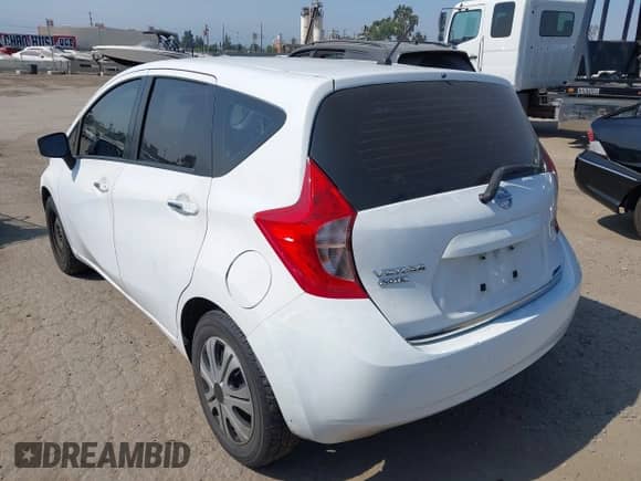 2015 Nissan Note SV z VIN 3N1CE2CP9FL397340, wystawiony jako IAAI lot #42982235 z przebiegiem 156 556 mil mil oraz . Historia ofert i sprzedaży dostępna na DreamBid. Obrazek 3.