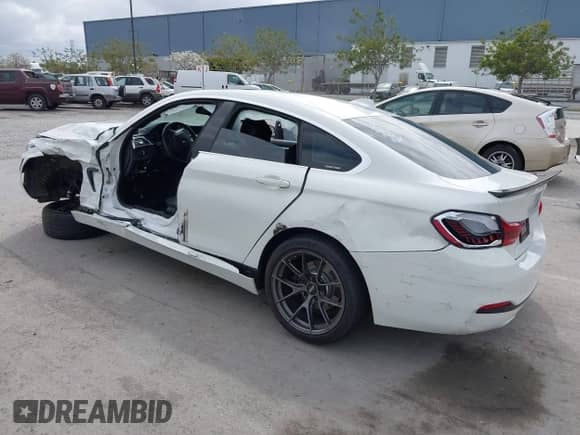 2019 BMW 4 Series 430i z VIN WBA4J1C52KBM17393, wystawiony jako IAAI lot #41914794 z przebiegiem 70 930 mil mil oraz . Historia ofert i sprzedaży dostępna na DreamBid. Obrazek 3.