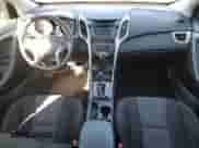 2017 Hyundai Elantra с VIN KMHD35LH4HU350030, выставлен на аукционе Copart как лот 82312755 с пробегом 77 658 миль миль и Списание • Salvage title. История ставок и продаж доступна на DreamBid. Изображение 8.